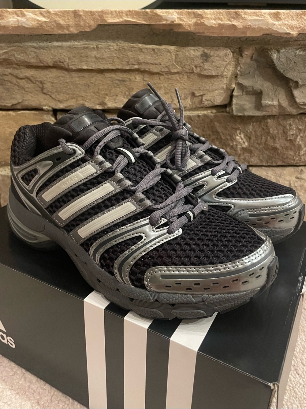 Adidas ADISTAR CONTROL 5 Women’s sz 8.5